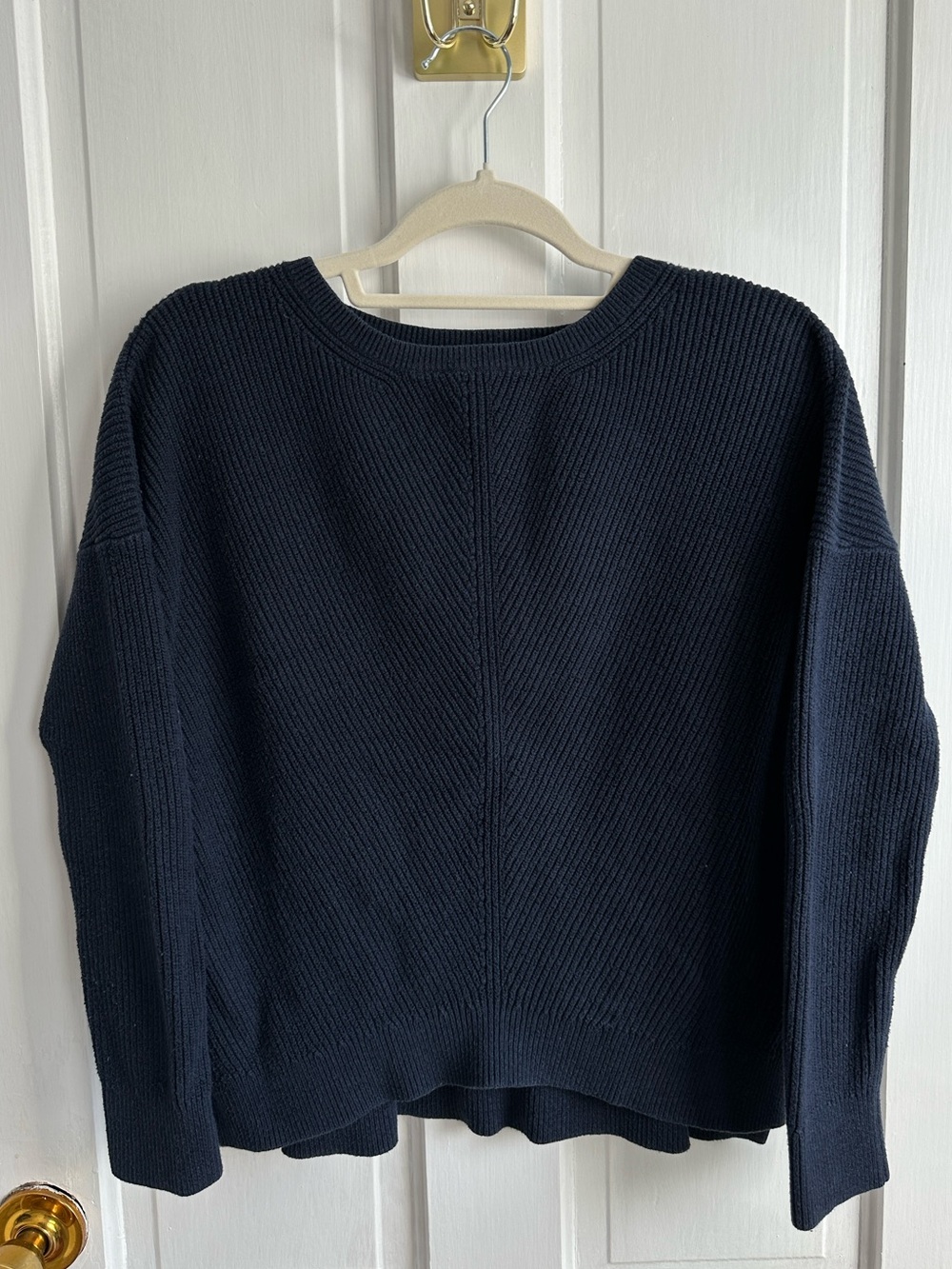 Vintage Abercrombie & Fitch Women's Navy Ribbed Knit Sweater